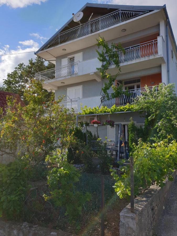 Apartments Mima Каштела Екстер'єр фото