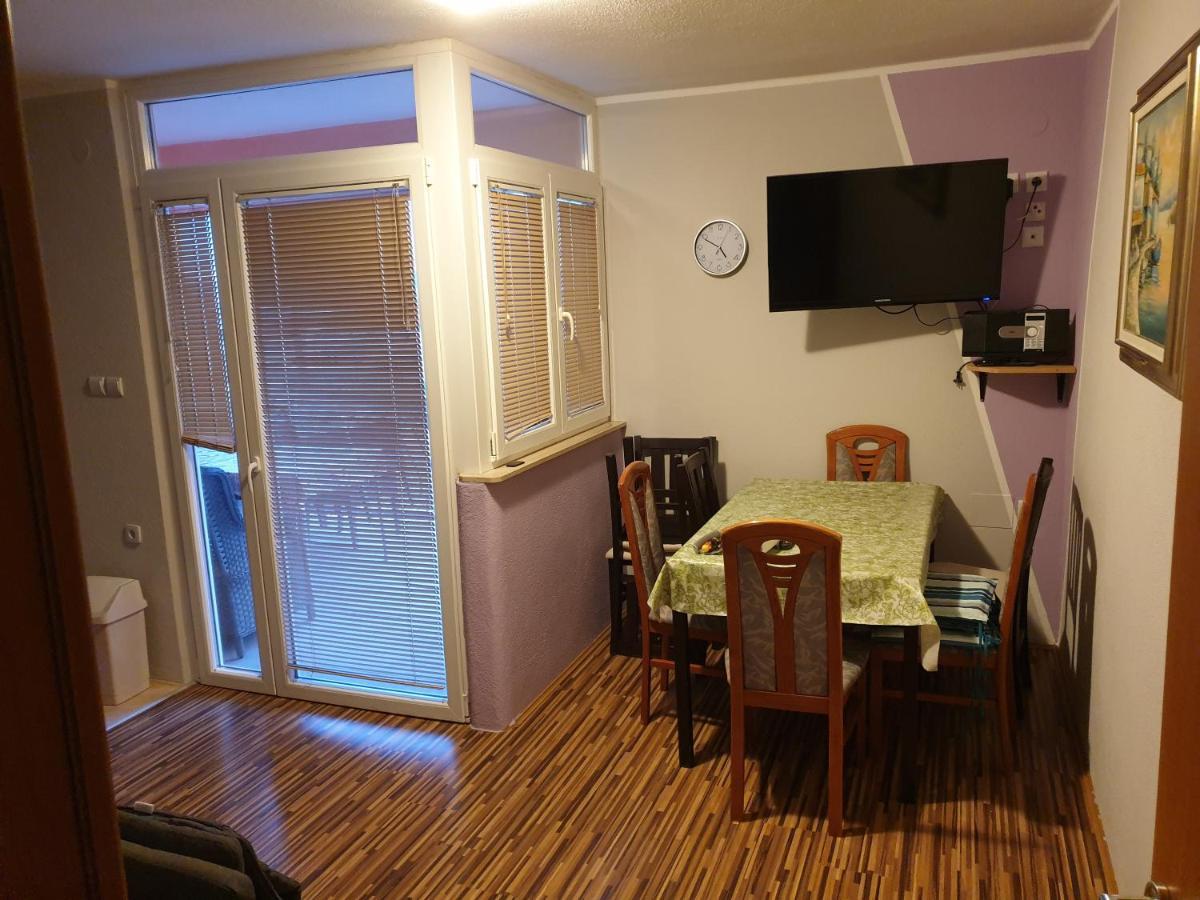 Apartments Mima Каштела Екстер'єр фото