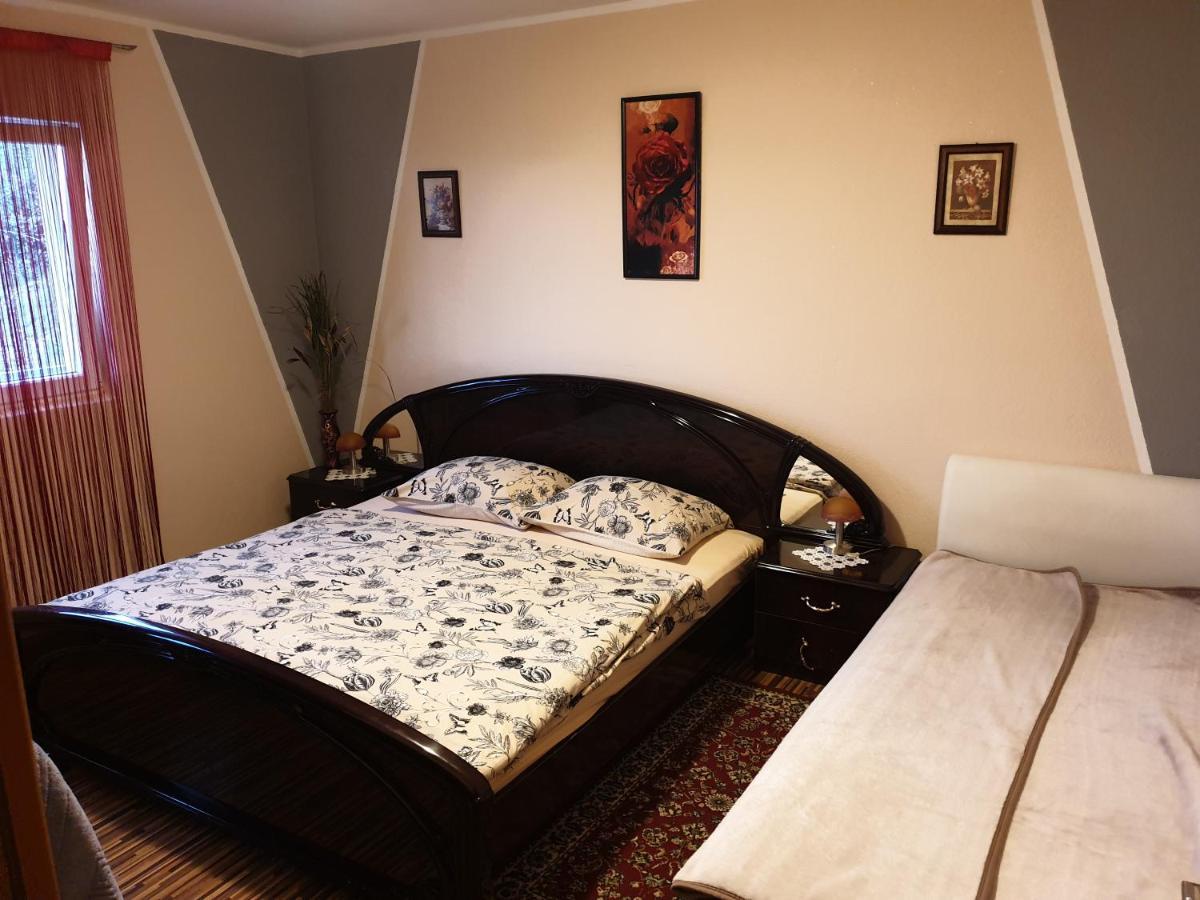 Apartments Mima Каштела Екстер'єр фото