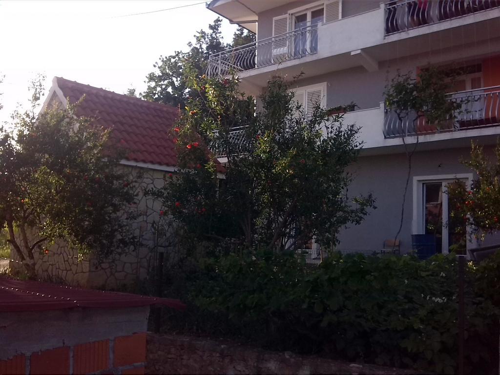 Apartments Mima Каштела Екстер'єр фото
