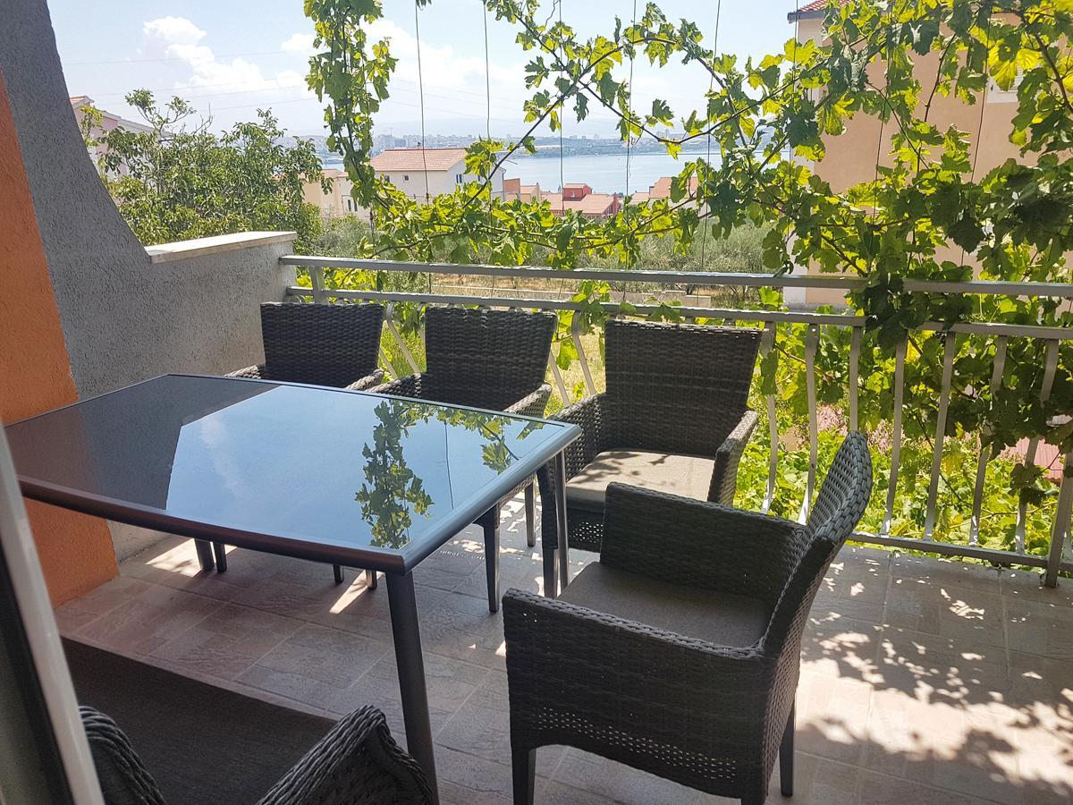 Apartments Mima Каштела Екстер'єр фото