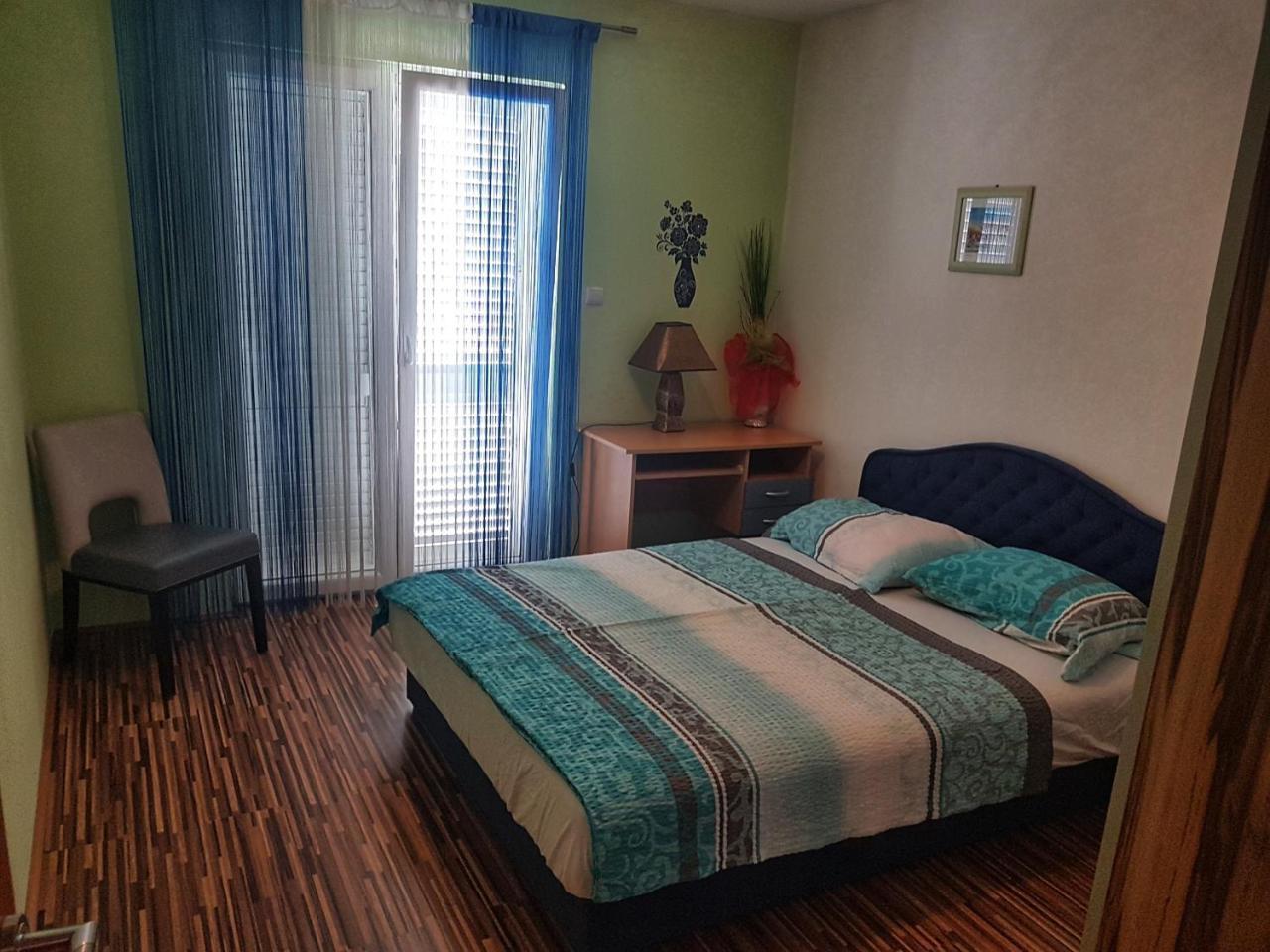 Apartments Mima Каштела Екстер'єр фото