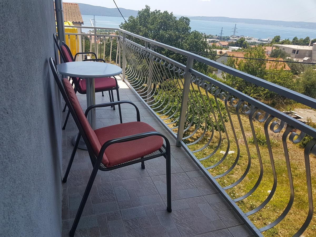 Apartments Mima Каштела Екстер'єр фото
